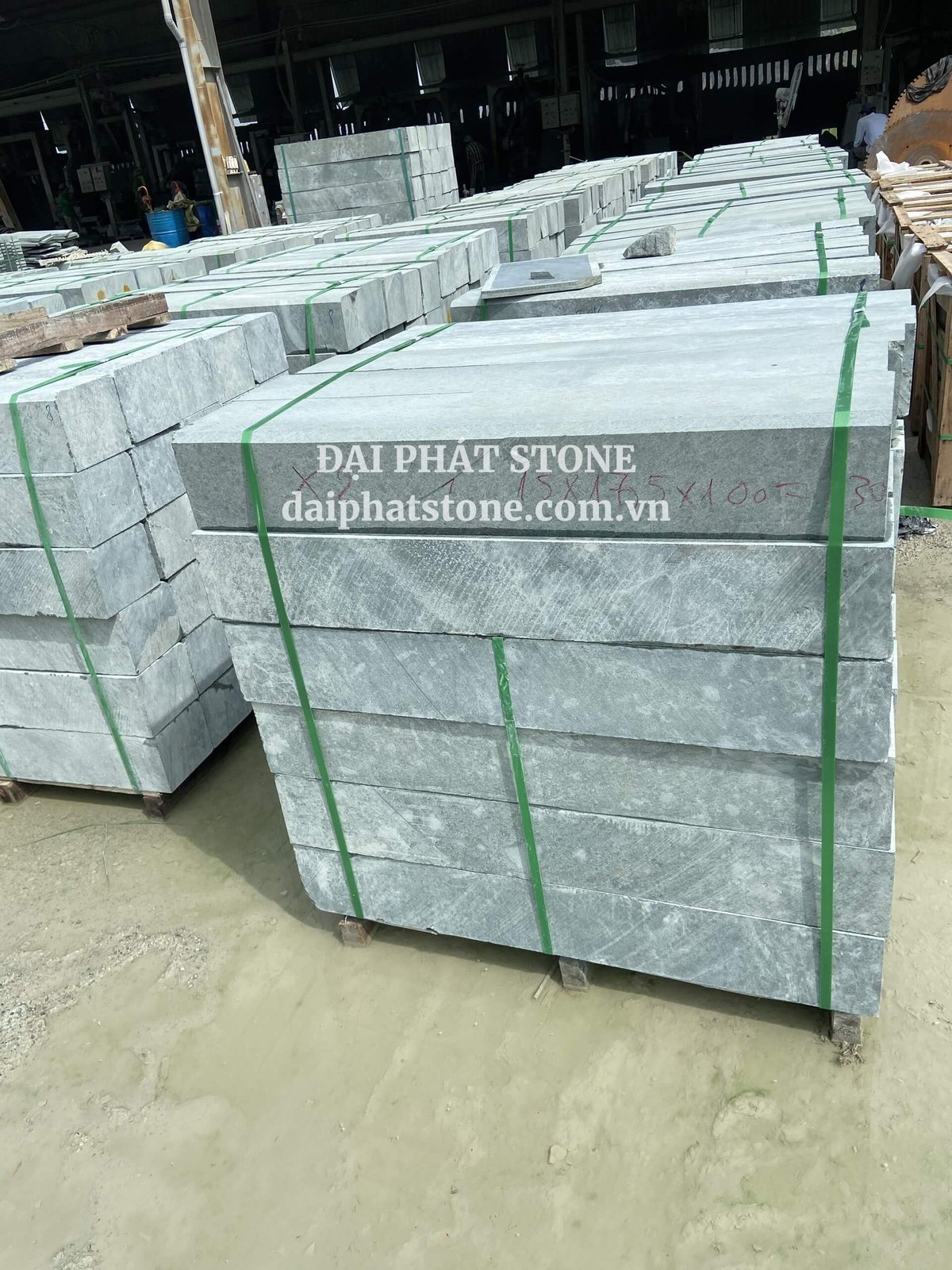 Đá Bó Vỉa Xanh